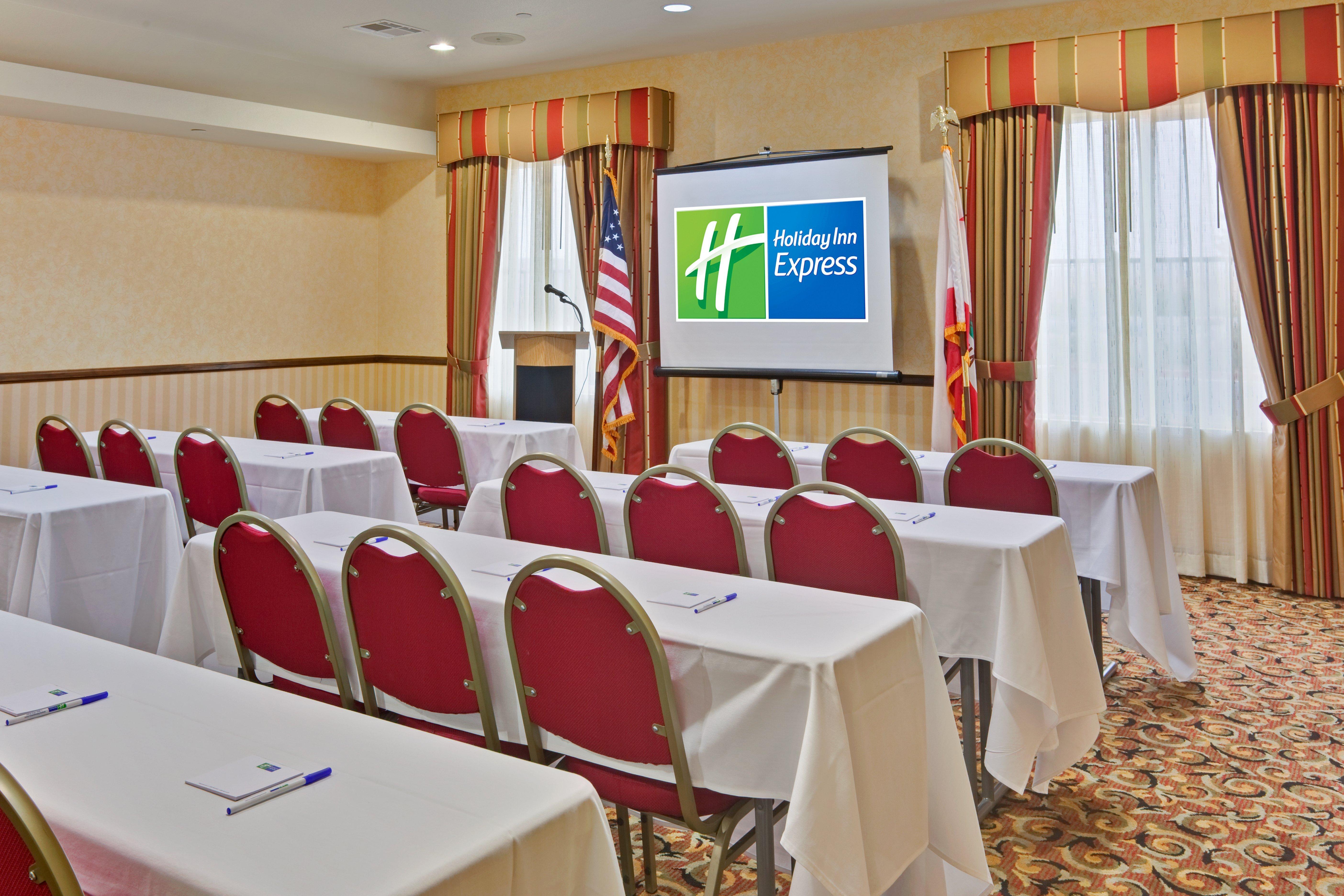 Express & - Oak Valley By Ihg 2* Beaumont