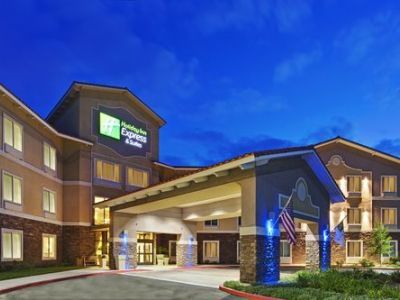 Holiday Express & - Oak Valley By Ihg Hotel