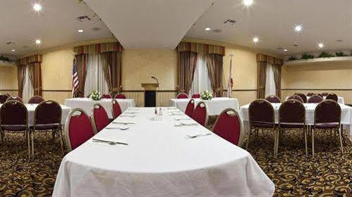 Hotel Express & - Oak Valley By Ihg 2*