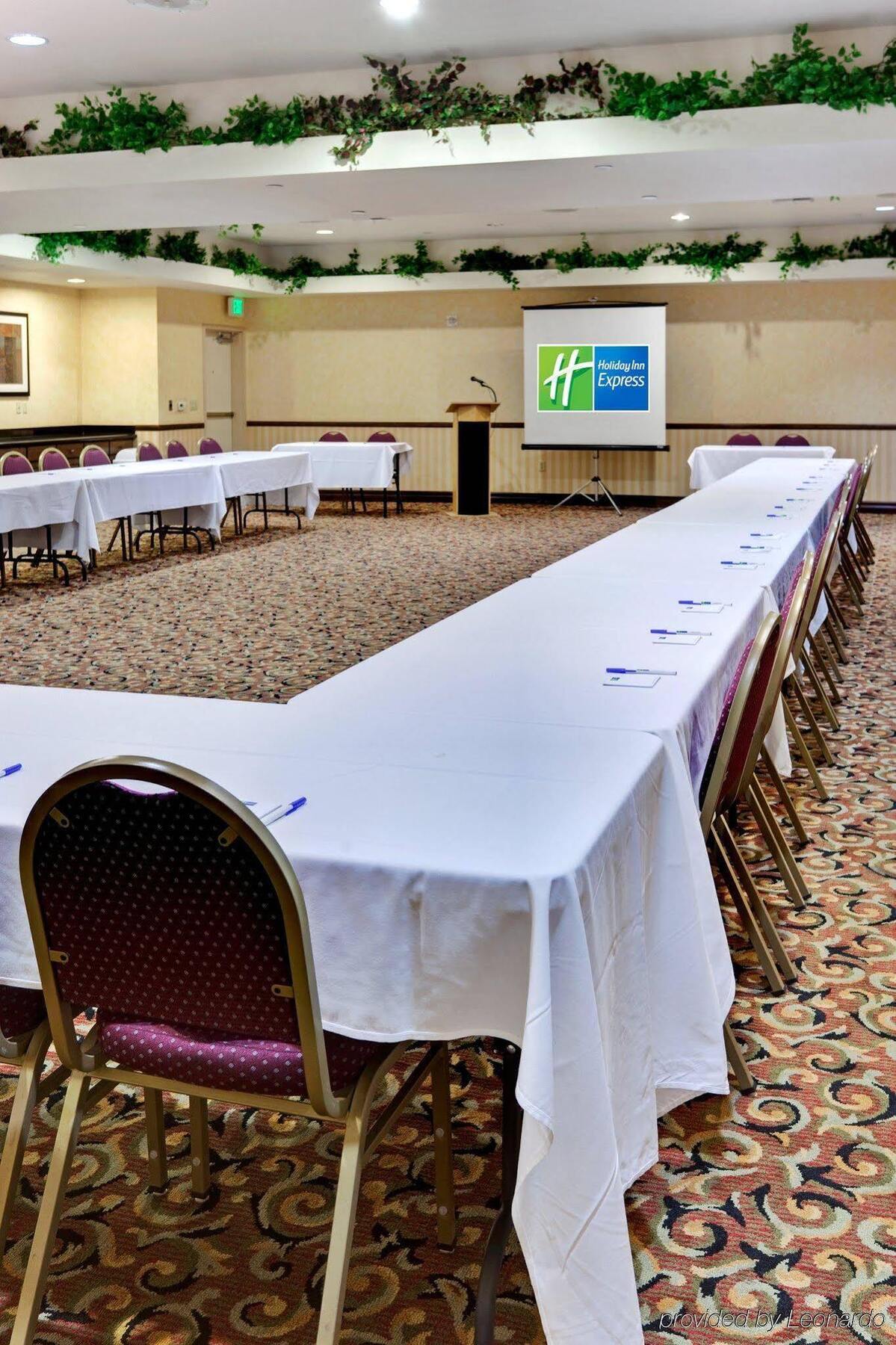 Hotel Express & - Oak Valley By Ihg Beaumont